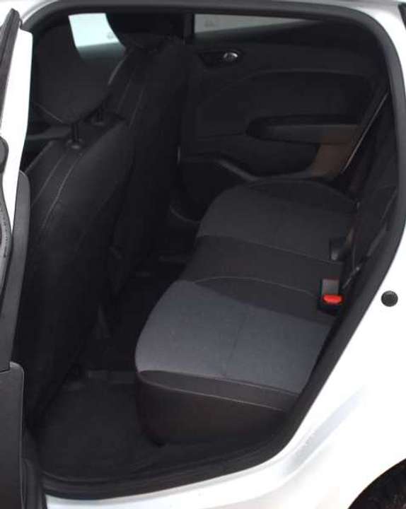 Mitsubishi Colt - Imagem 8