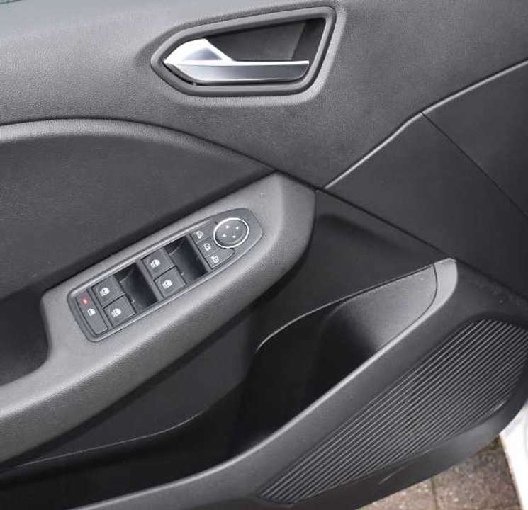 Mitsubishi Colt - Imagem 12