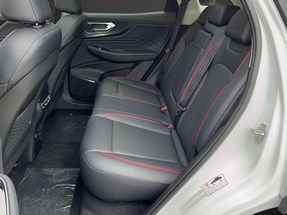 BAIC Beijing X75 - Imagem 13