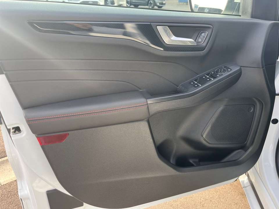 Ford Kuga - Imagem 6