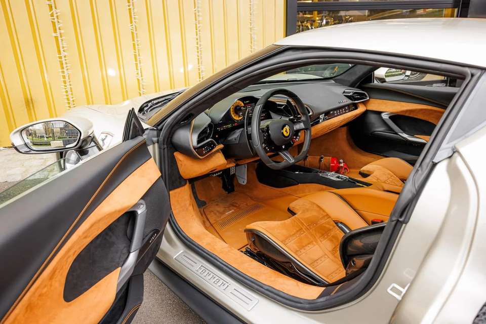 Ferrari 296 GTB - Imagem 8