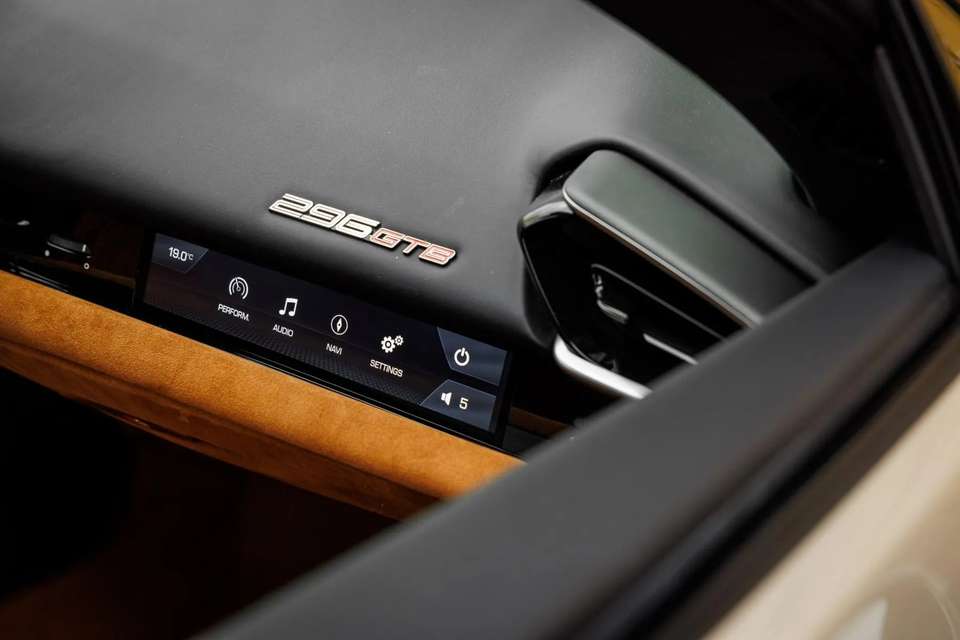 Ferrari 296 GTB - Imagem 15
