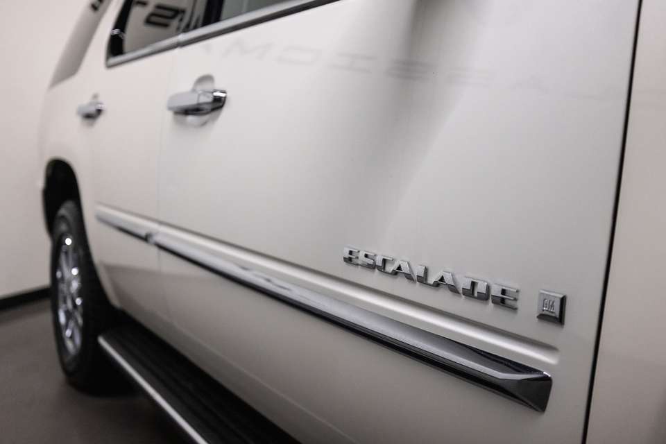 Cadillac Escalade - Imagem 17