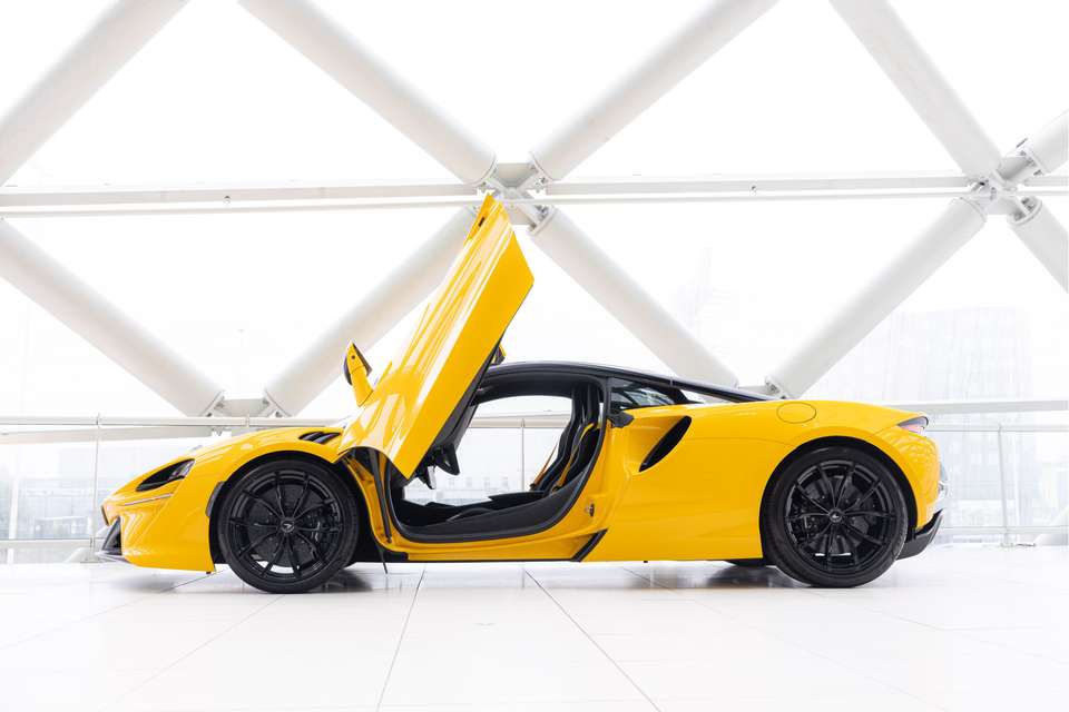 McLaren Artura - Imagem 8