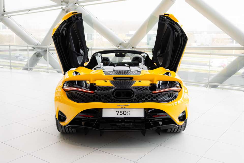 McLaren 750S - Imagem 11