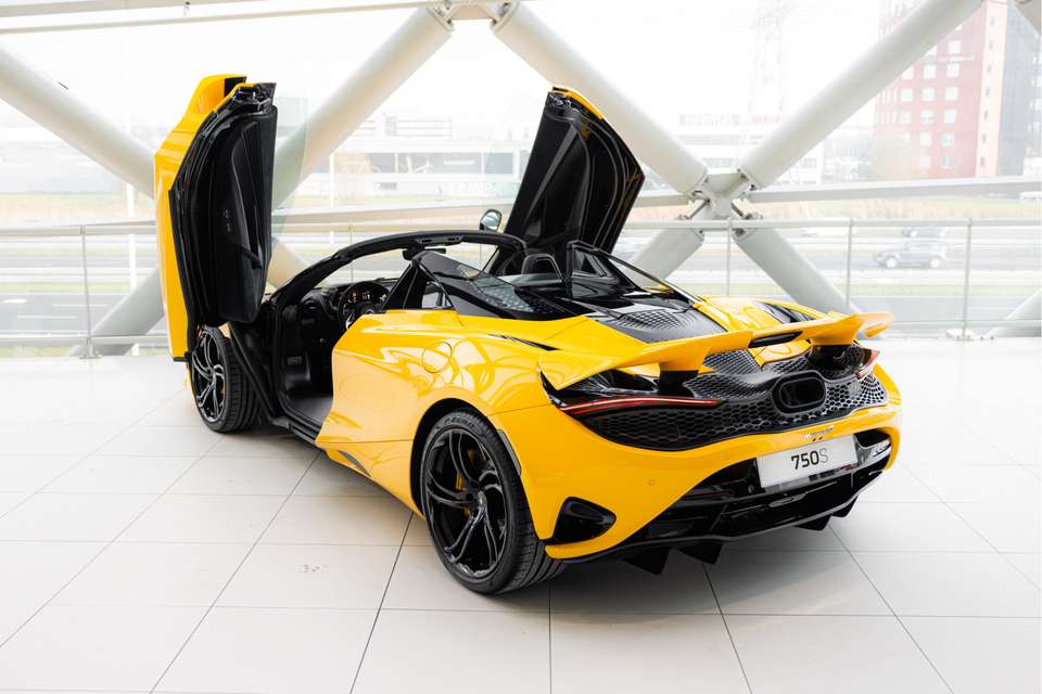 McLaren 750S - Imagem 12