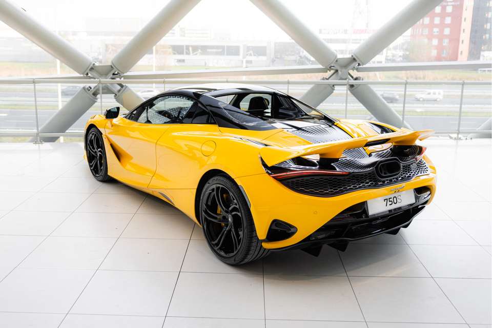 McLaren 750S - Imagem 14
