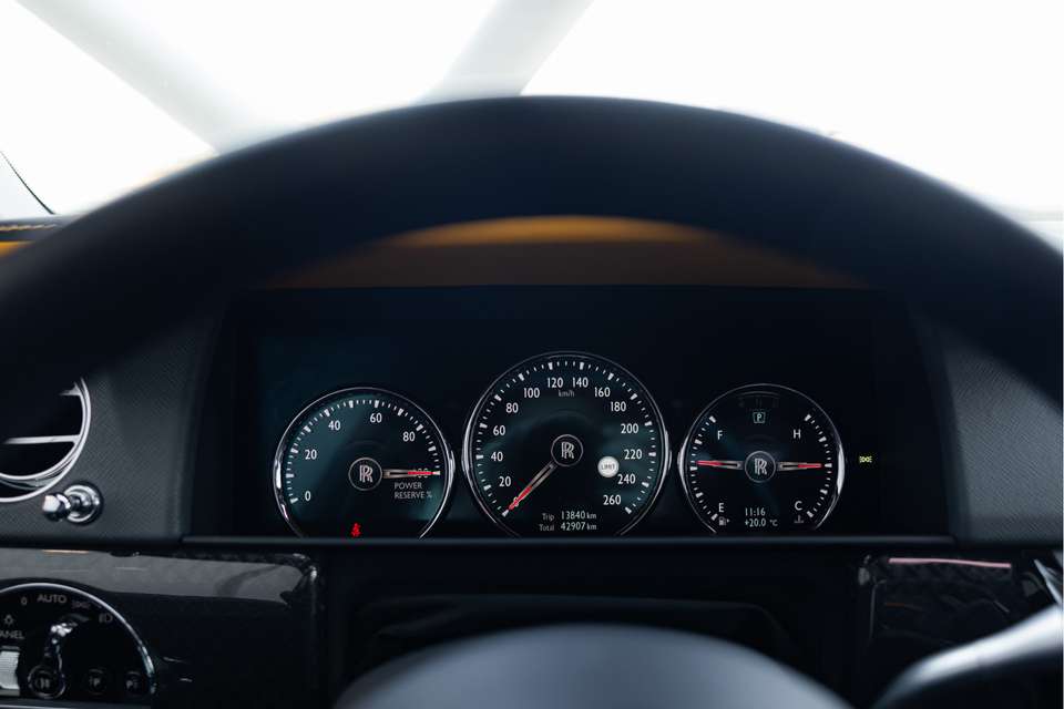Rolls-Royce Cullinan - Imagem 6