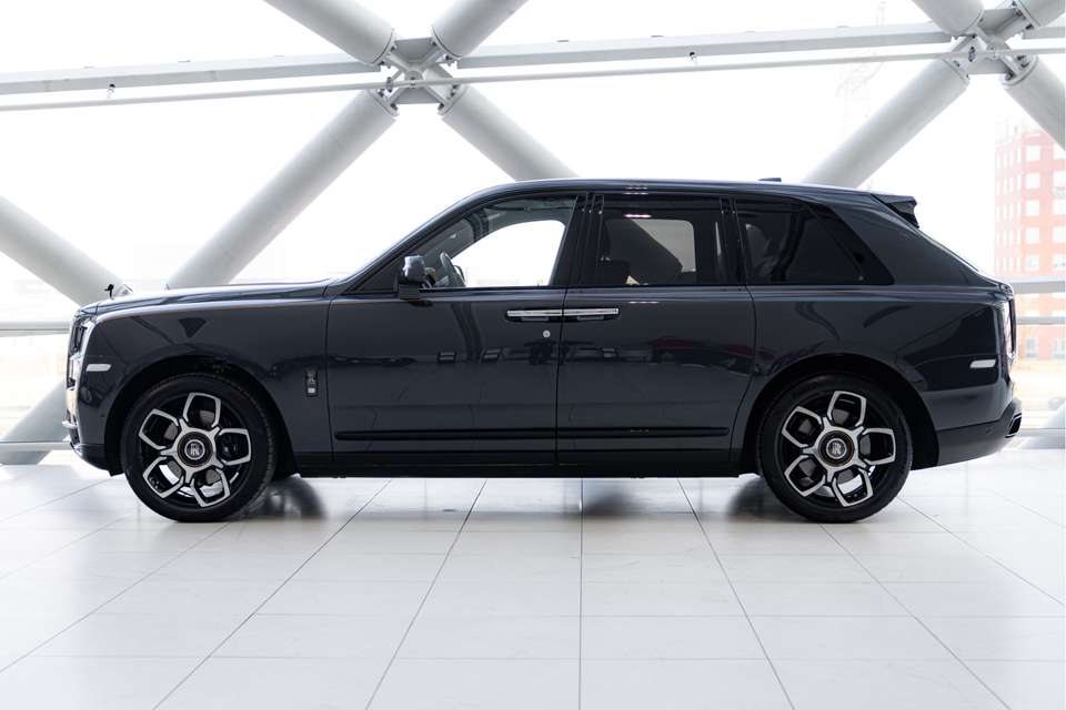 Rolls-Royce Cullinan - Imagem 9