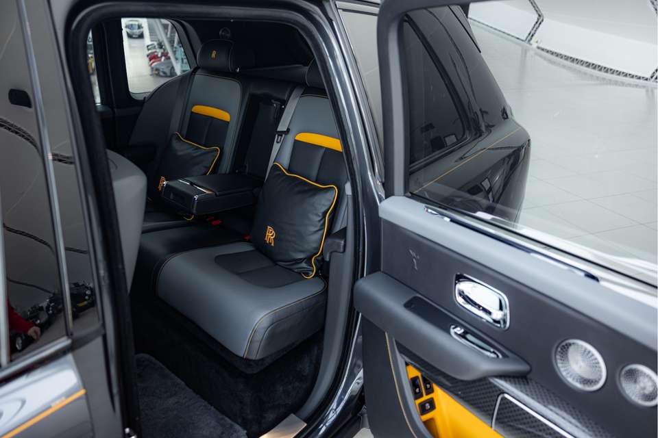 Rolls-Royce Cullinan - Imagem 11