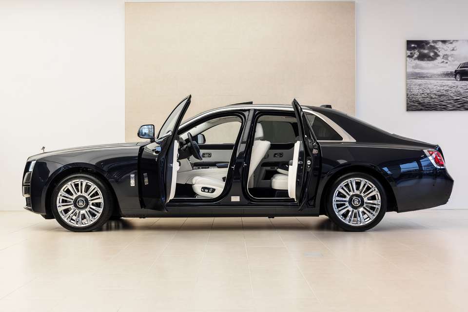 Rolls-Royce Ghost - Imagem 14