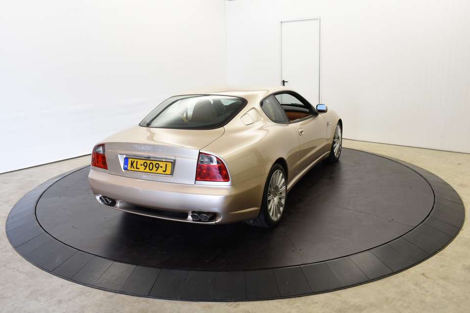 Maserati Coupe - Imagem 2
