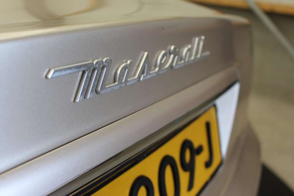 Maserati Coupe - Imagem 12
