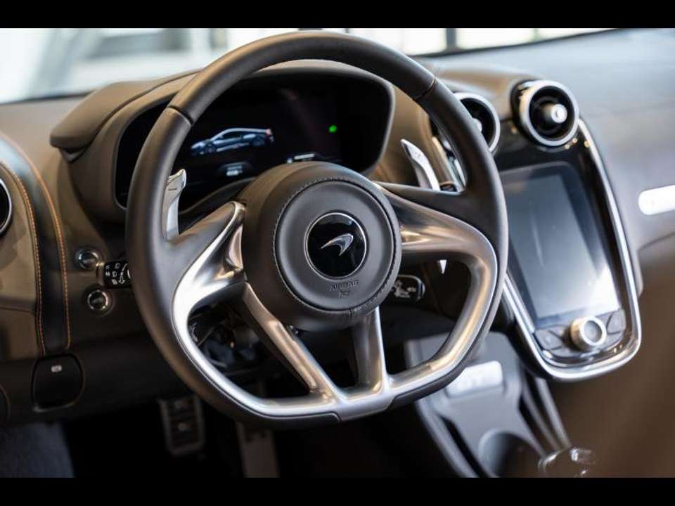 McLaren GT - Imagem 12