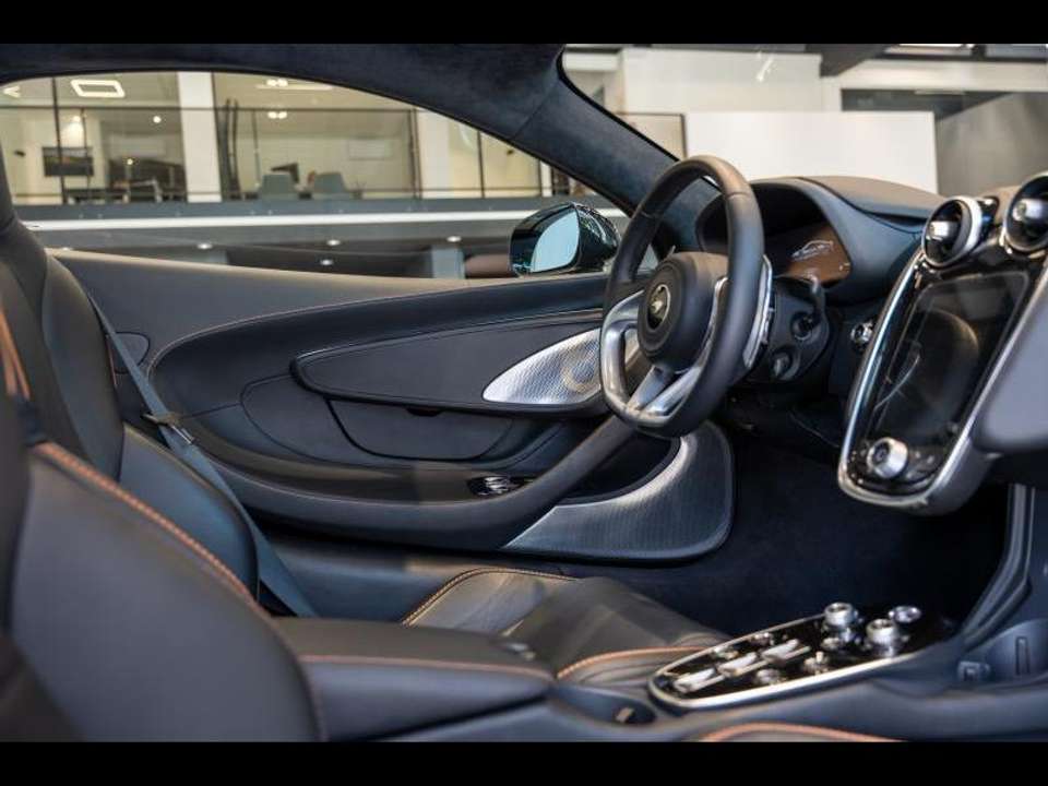 McLaren GT - Imagem 13