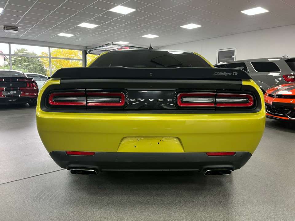 Dodge Challenger - Imagem 8