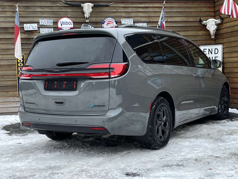 Chrysler Pacifica - Imagem 13