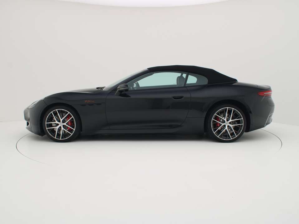 Maserati GranCabrio 2025
