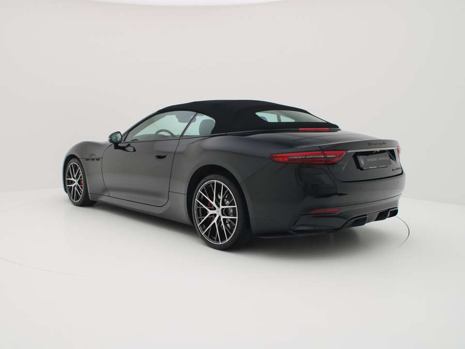 Maserati GranCabrio - Imagem 2