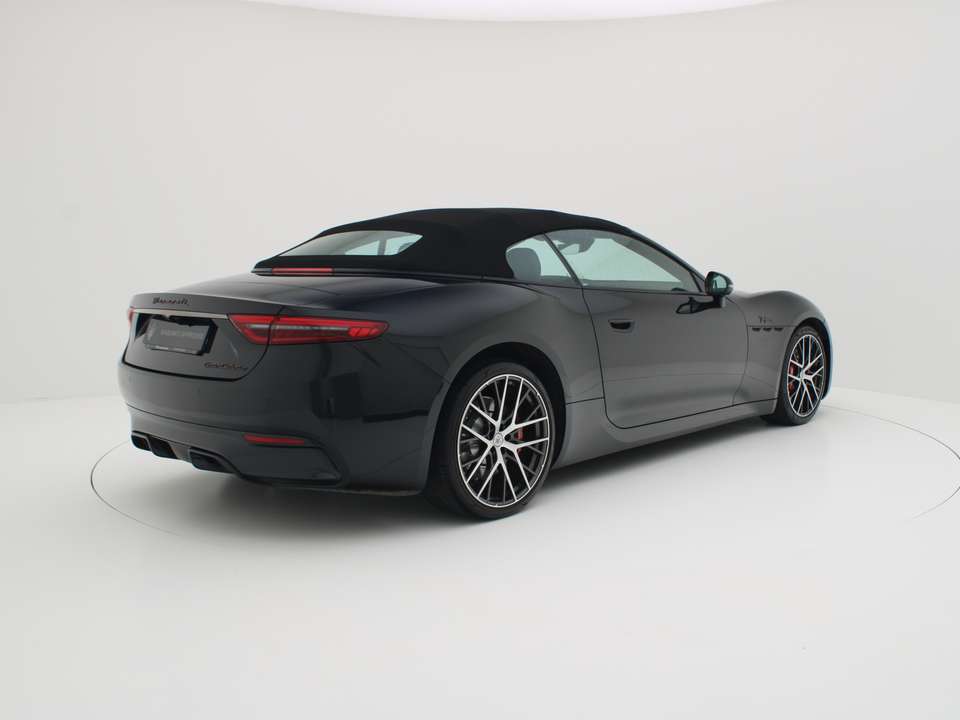 Maserati GranCabrio - Imagem 4