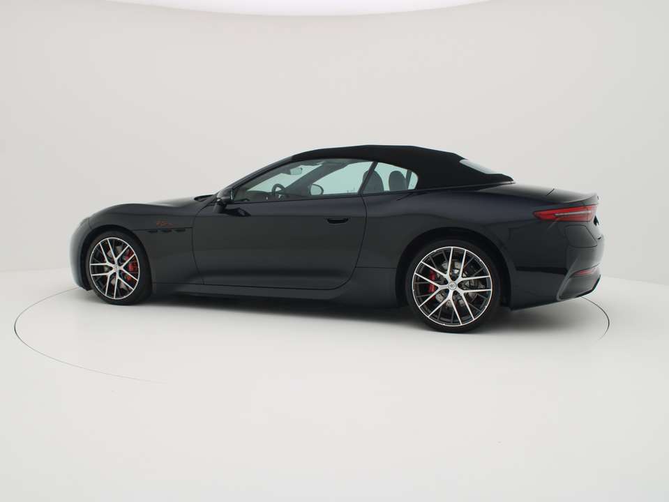 Maserati GranCabrio - Imagem 9