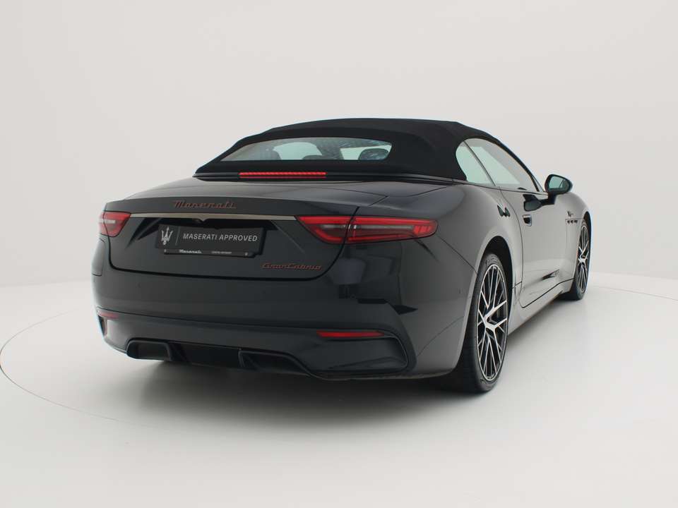 Maserati GranCabrio - Imagem 11