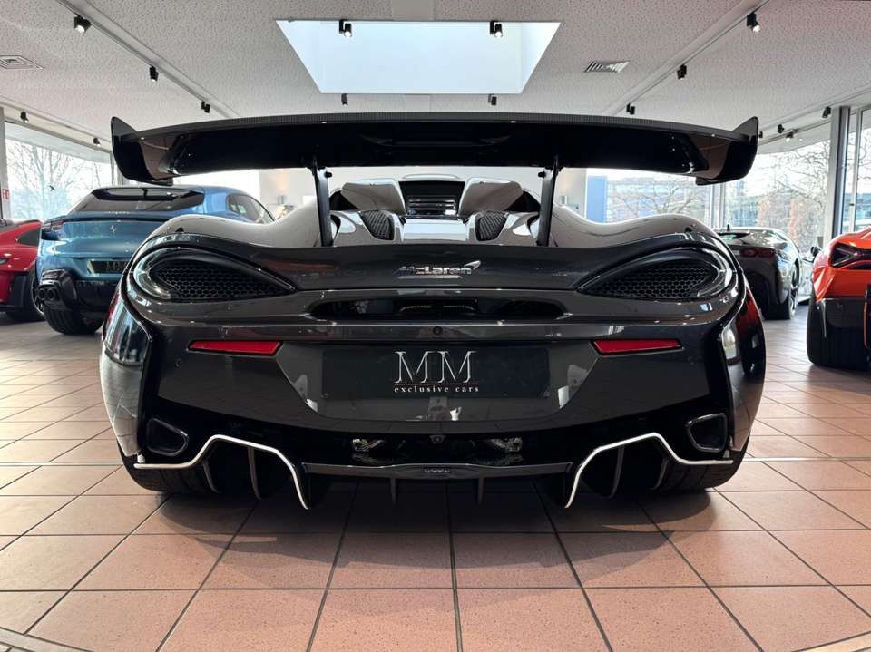 McLaren 620R - Imagem 10