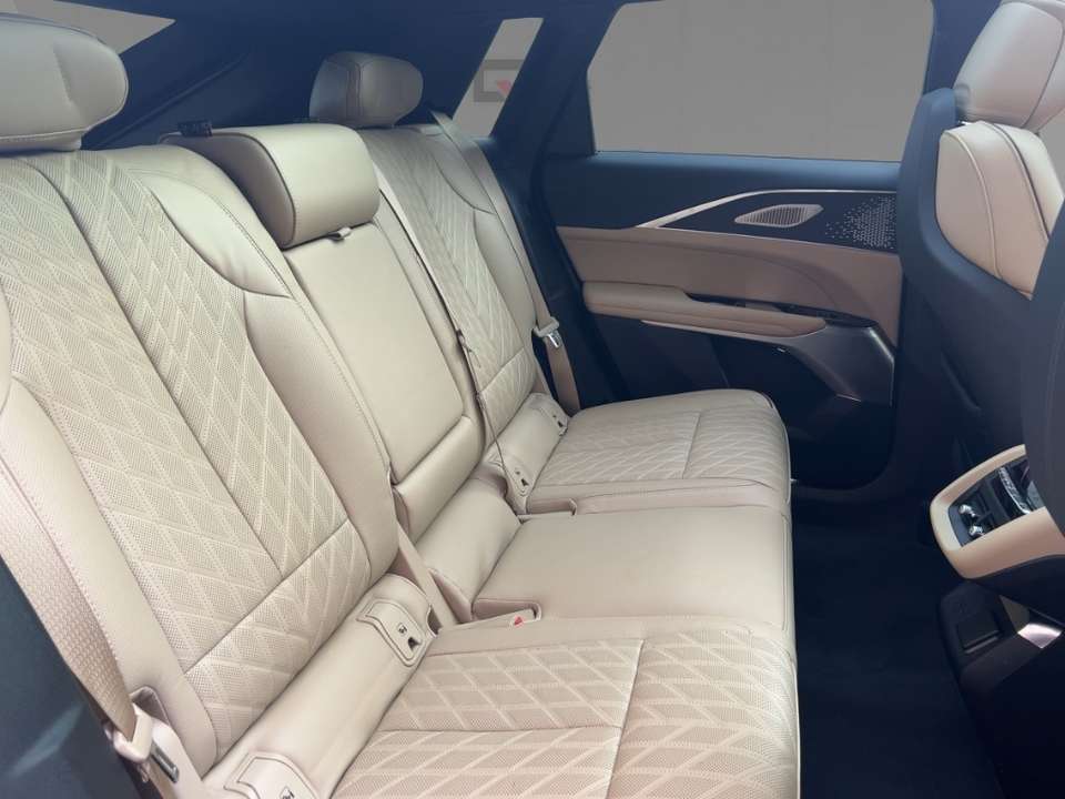 Cadillac Lyriq - Imagem 11