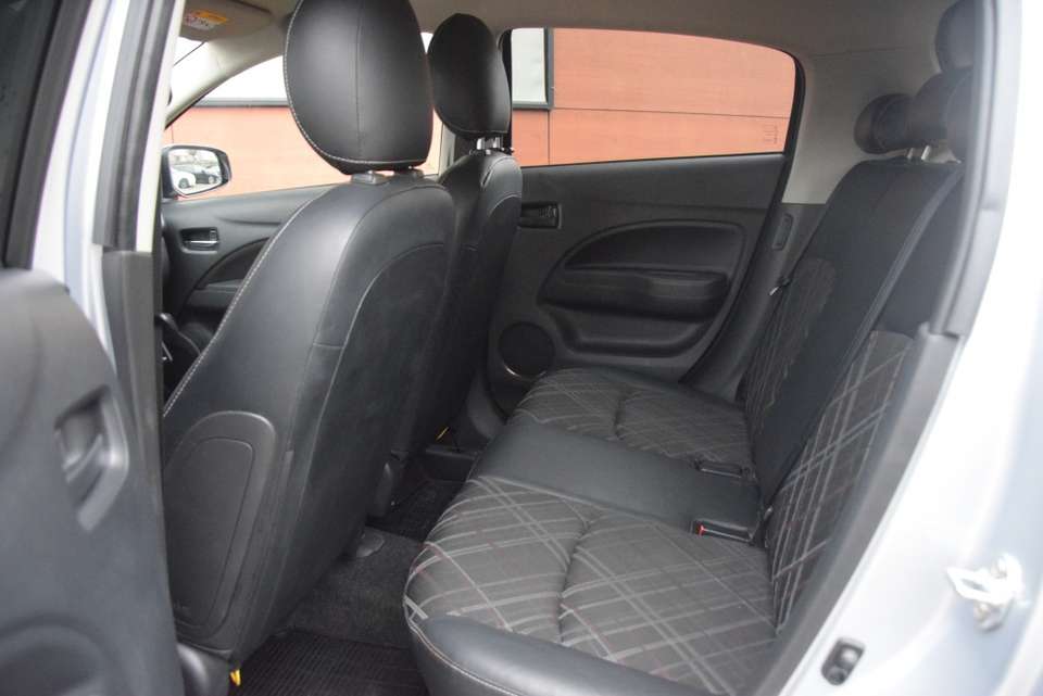 Mitsubishi Space Star - Imagem 10