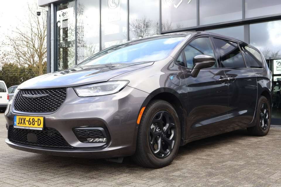 Chrysler Pacifica - Imagem 2