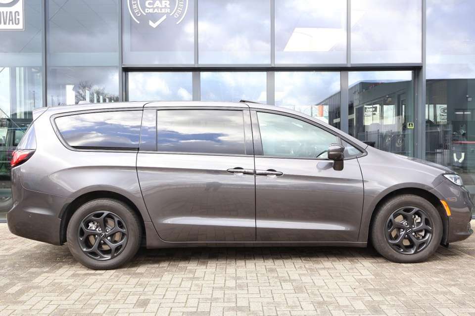 Chrysler Pacifica - Imagem 6