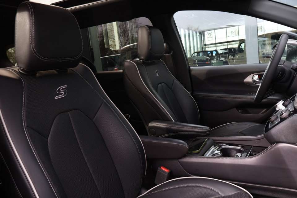 Chrysler Pacifica - Imagem 12