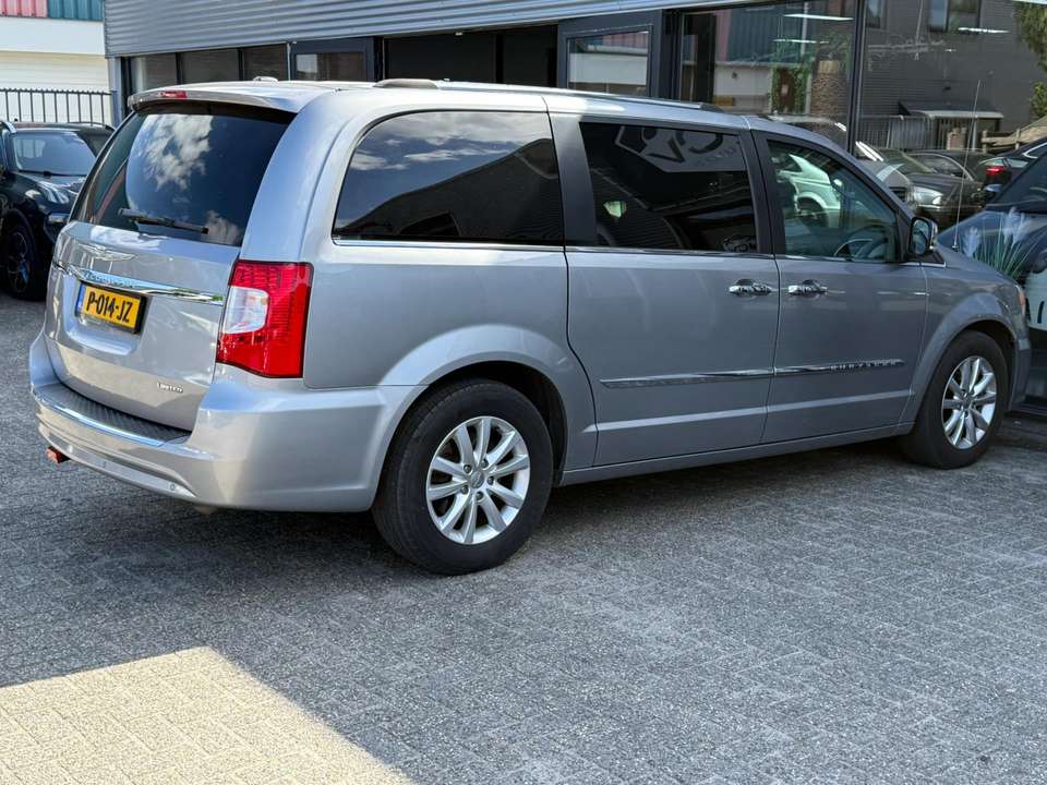 Chrysler Town & Country - Imagem 8