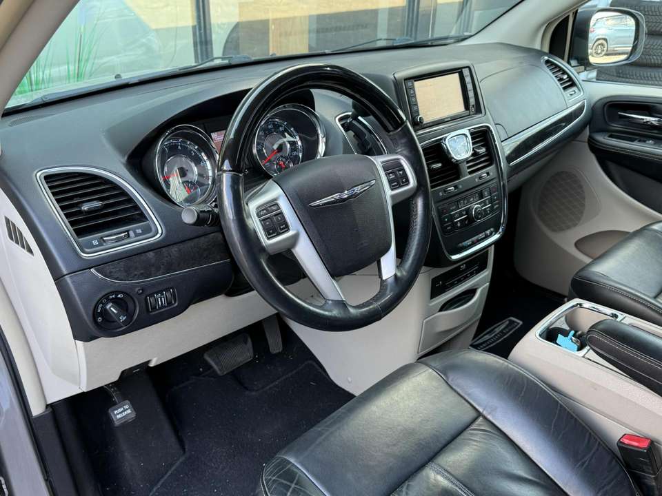 Chrysler Town & Country - Imagem 14