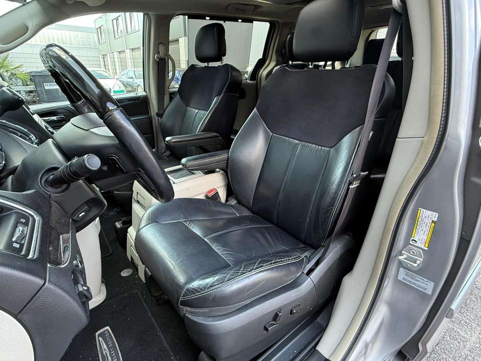 Chrysler Town & Country - Imagem 15