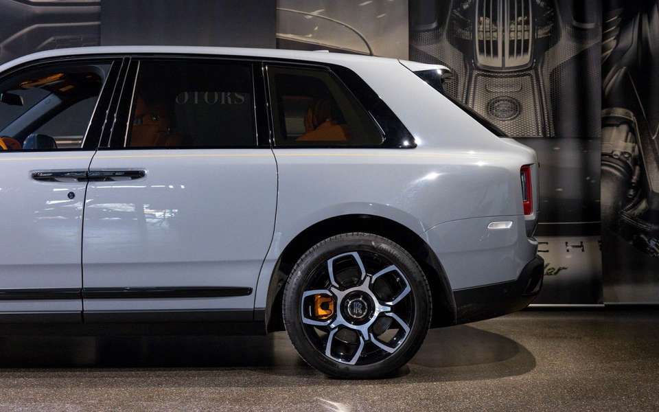 Rolls-Royce Cullinan - Imagem 5