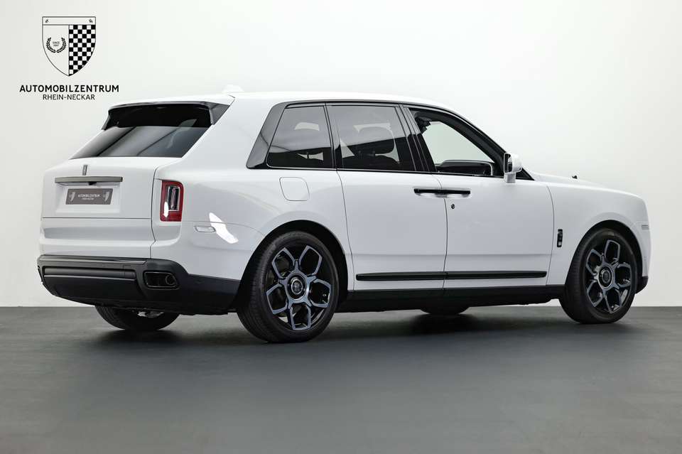 Rolls-Royce Cullinan - Imagem 9