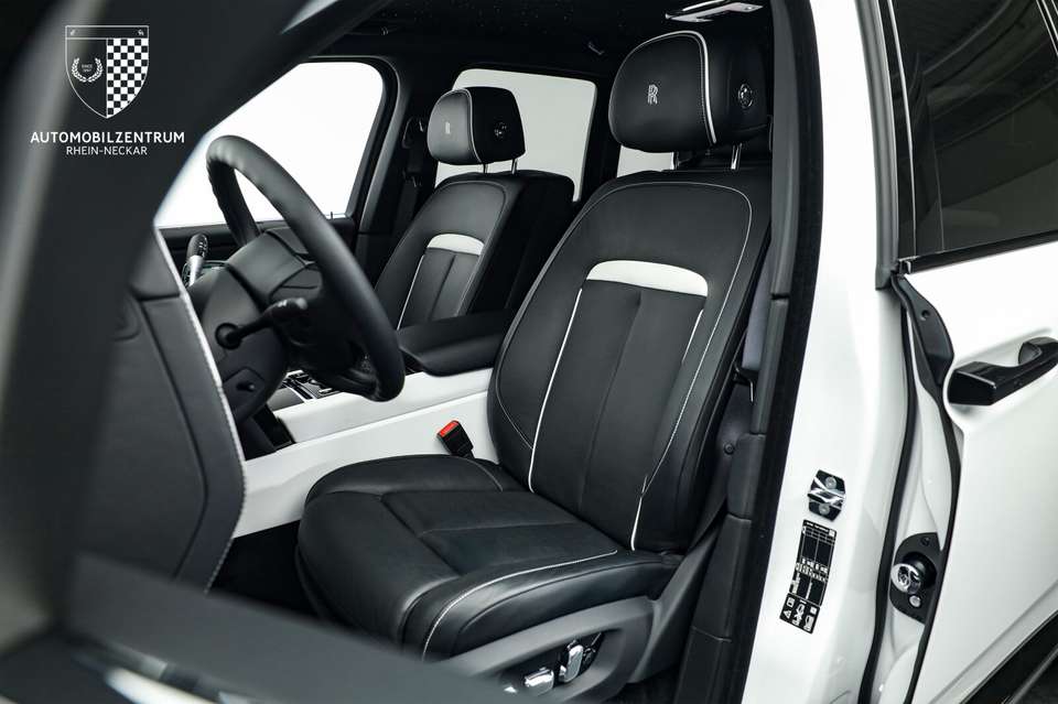 Rolls-Royce Cullinan - Imagem 13