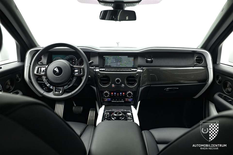 Rolls-Royce Cullinan - Imagem 15