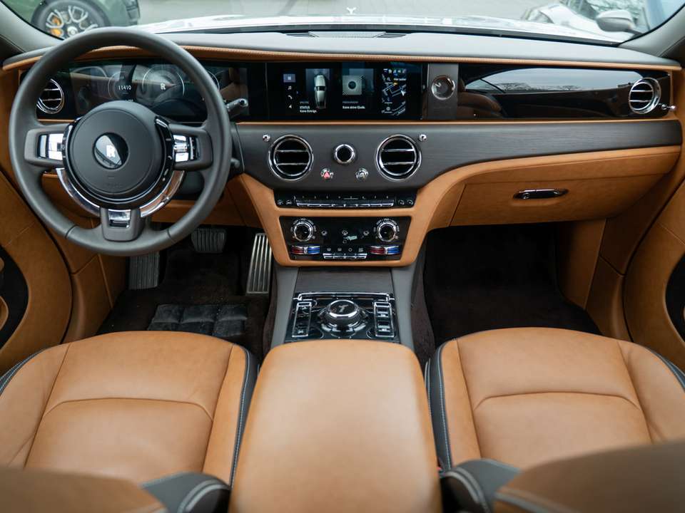 Rolls-Royce Spectre - Imagem 4