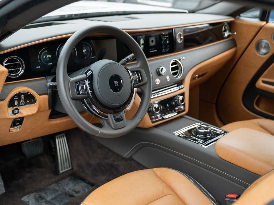 Rolls-Royce Spectre - Imagem 8