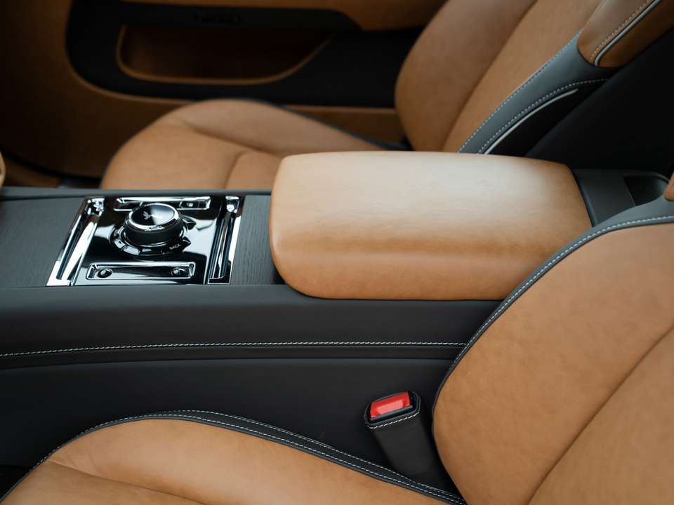 Rolls-Royce Spectre - Imagem 12
