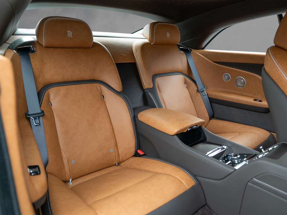 Rolls-Royce Spectre - Imagem 14