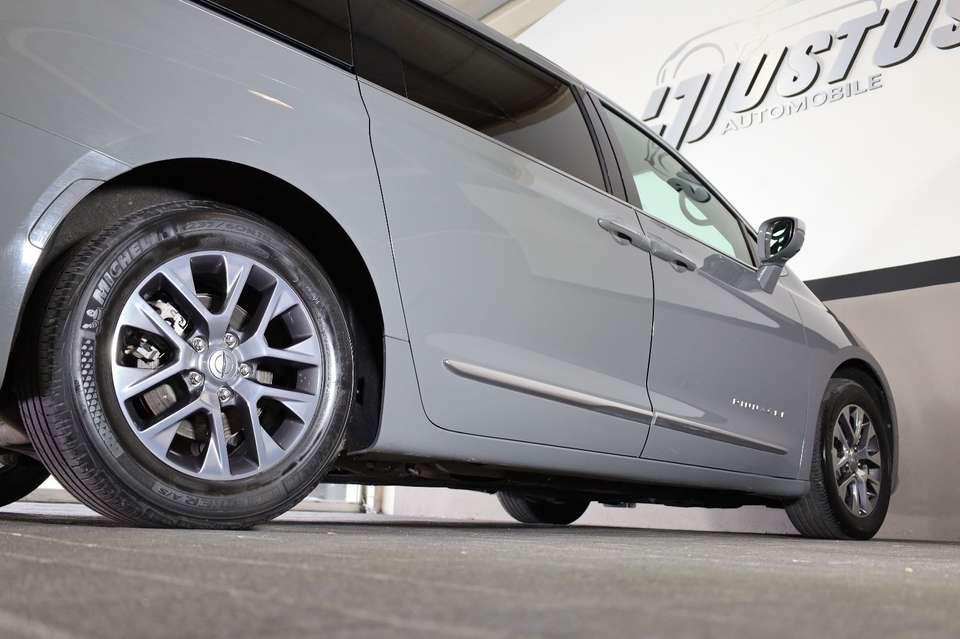 Chrysler Pacifica - Imagem 8