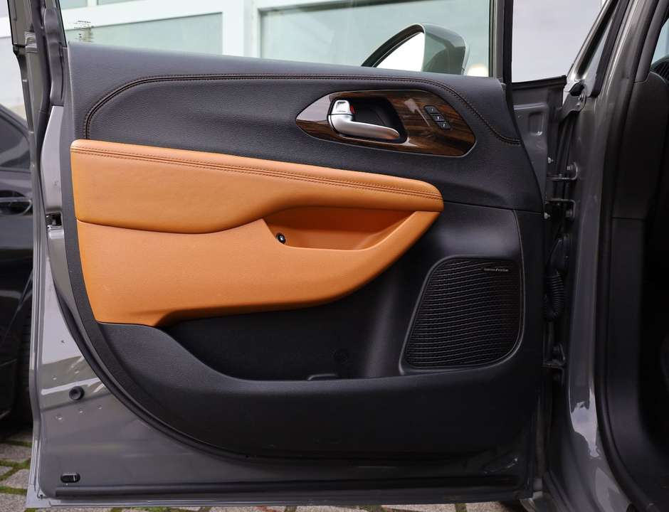 Chrysler Pacifica - Imagem 10
