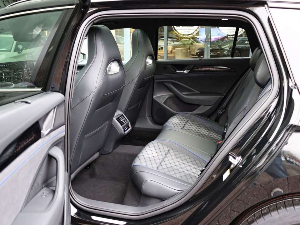 Car picture 9