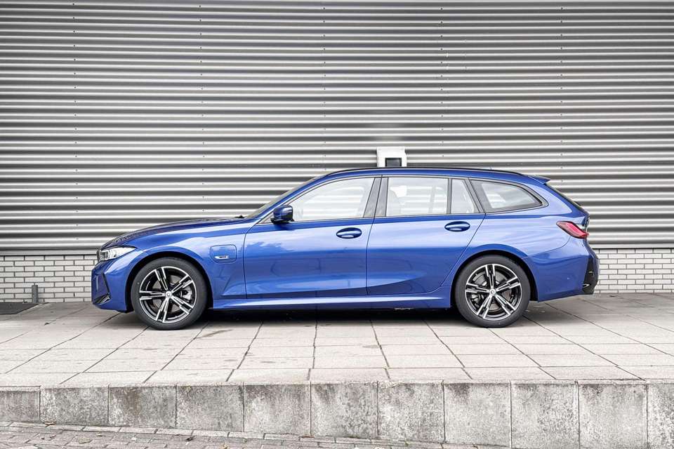 BMW 330 - Imagem 2