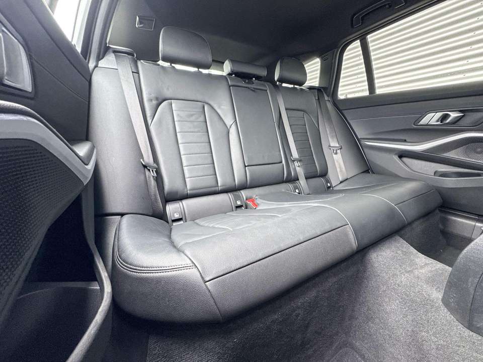 BMW 330 - Imagem 8