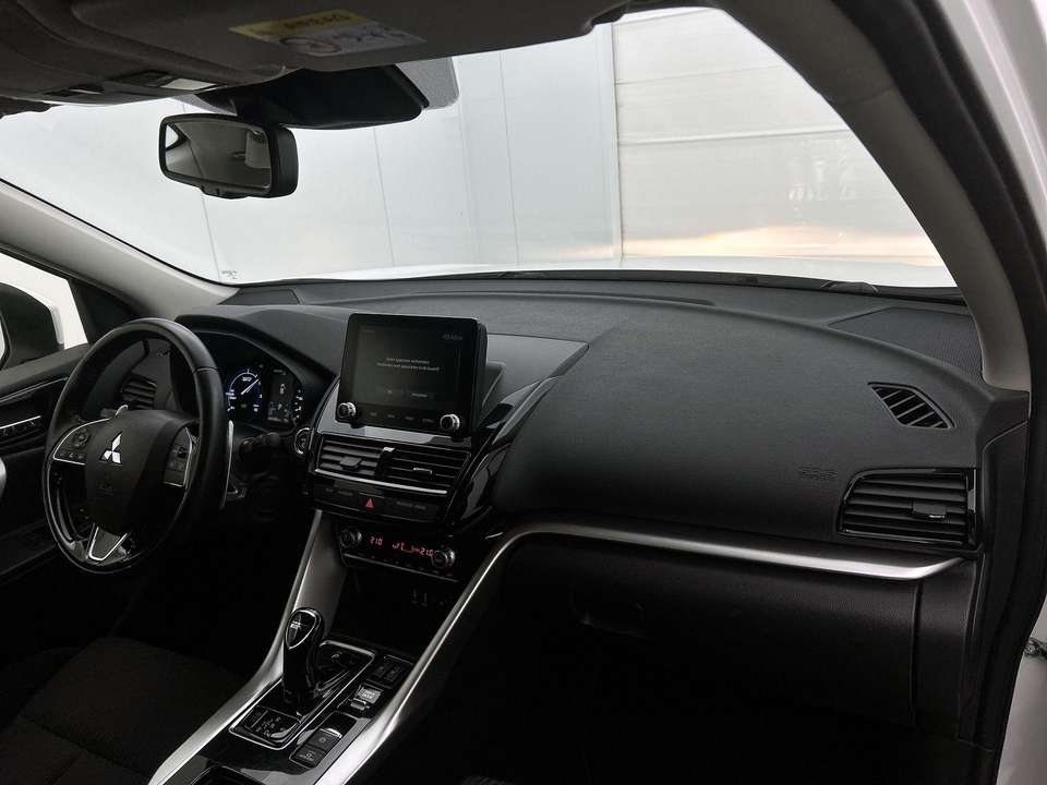 Mitsubishi Eclipse Cross - Imagem 12