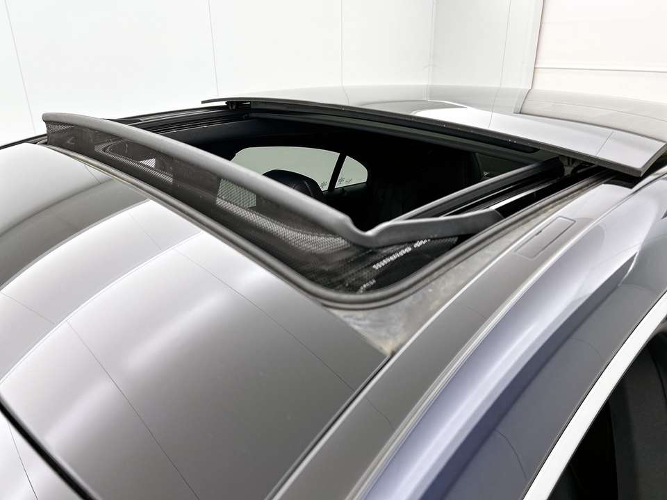 Mercedes-Benz CLA 180 - Imagem 12